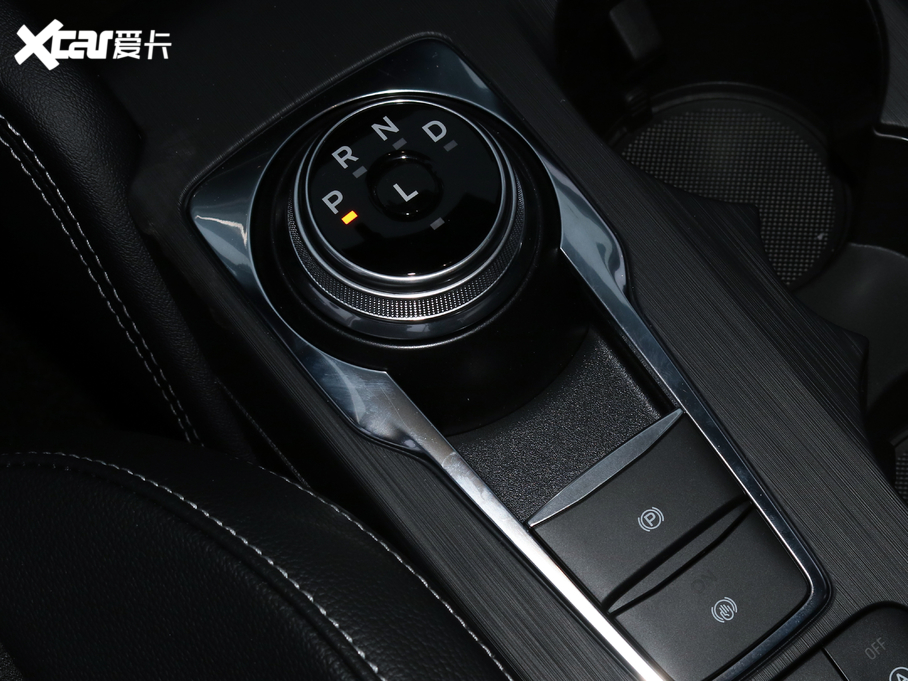 2021���˹ �Ɏ� EcoBoost 180 �Ԅ��h����