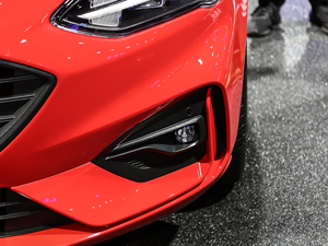 2021Ɏ EcoBoost 180 ԄST Line ǰF