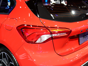 2021Ɏ EcoBoost 180 ԄST Line ^