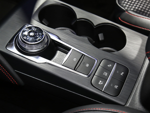 2021Ɏ EcoBoost 180 ԄST Line v܇Ƅ