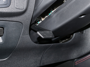 2021Ɏ EcoBoost 180 ԄST Line п؅^