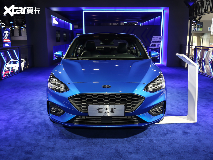 2021˹  EcoBoost 180 ԄST Line