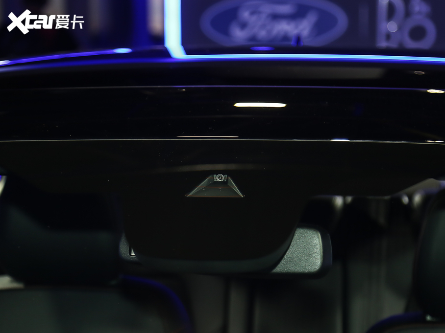 2021˹  EcoBoost 180 ԄST Line