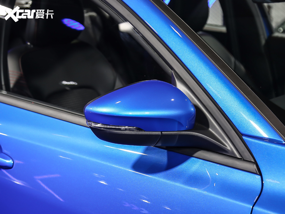 2021˹  EcoBoost 180 ԄST Line