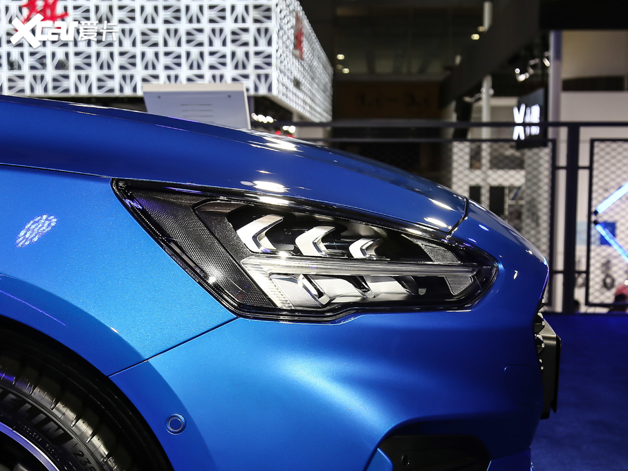 2021˹  EcoBoost 180 ԄST Line