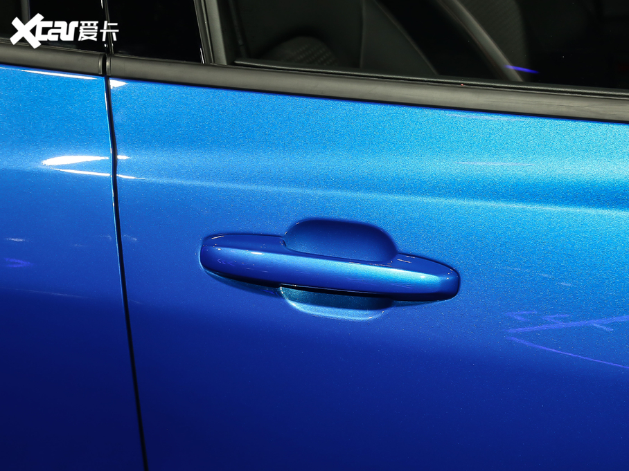 2021˹  EcoBoost 180 ԄST Line