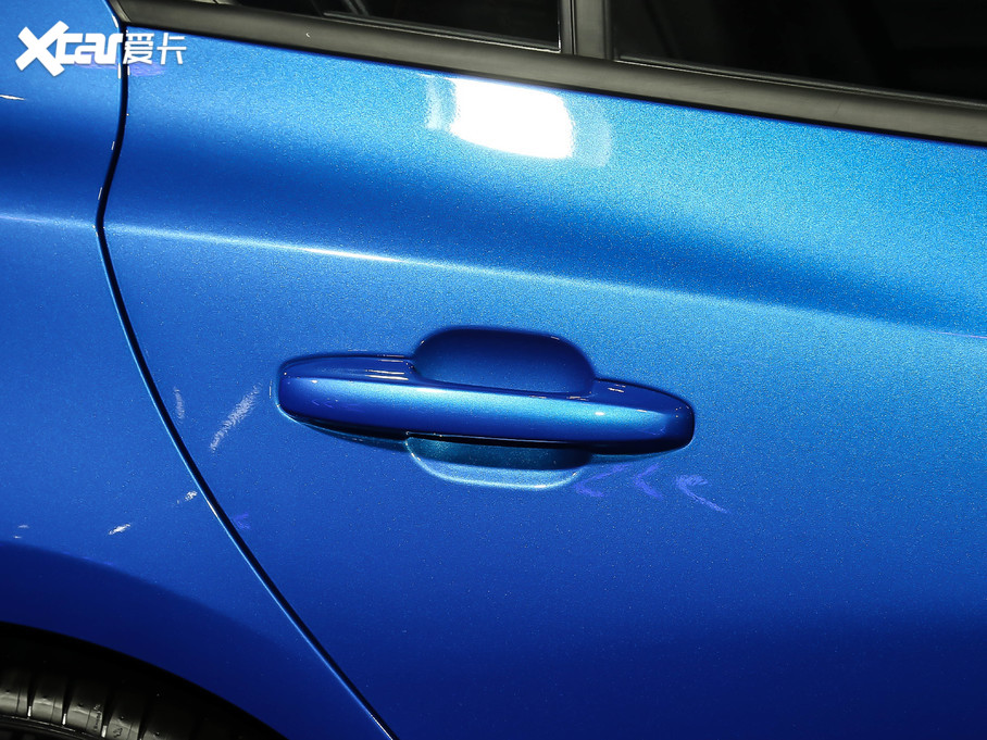 2021˹  EcoBoost 180 ԄST Line