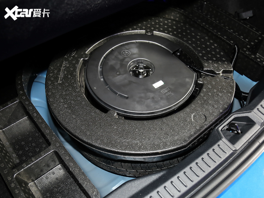 2021˹  EcoBoost 180 ԄST Line