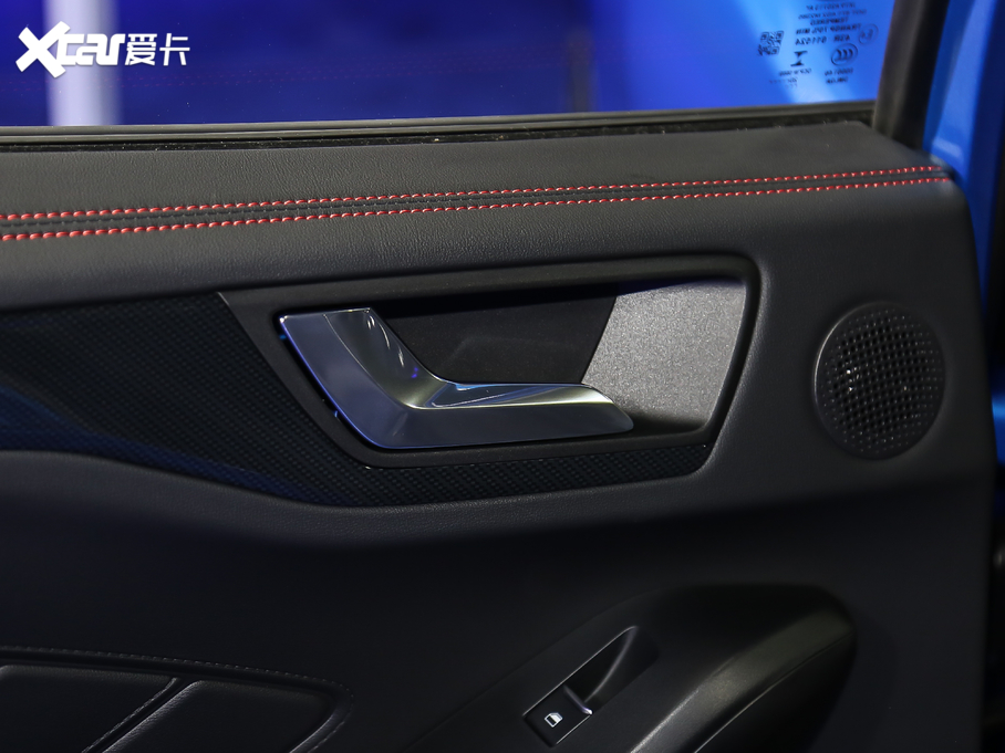 2021˹  EcoBoost 180 ԄST Line