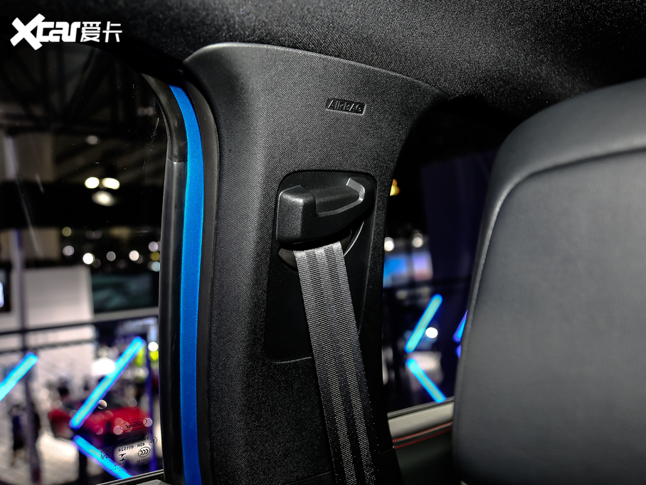 2021˹  EcoBoost 180 ԄST Line