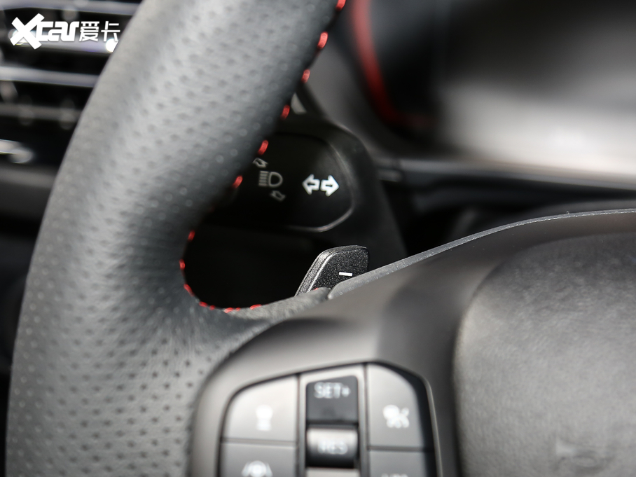 2021˹  EcoBoost 180 ԄST Line