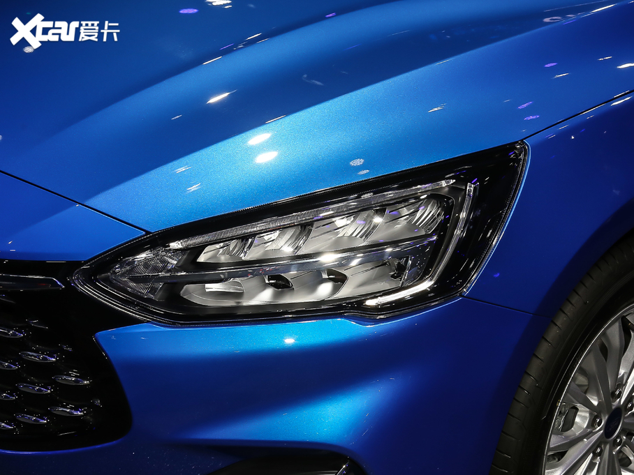 2021˹  EcoBoost 180 Ԅh