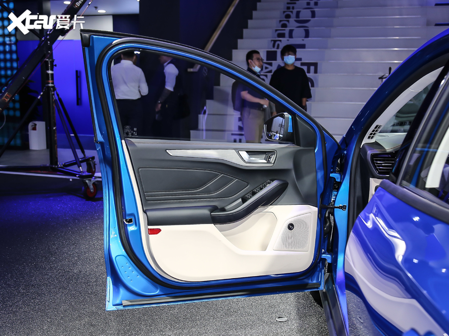 2021˹  EcoBoost 180 Ԅ(dng)h