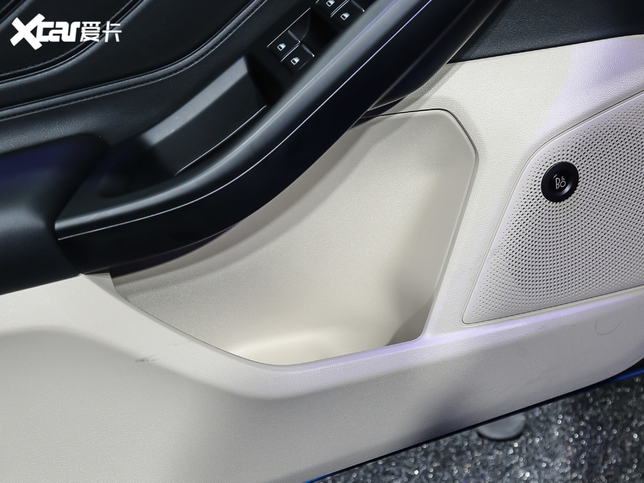 2021˹  EcoBoost 180 Ԅh