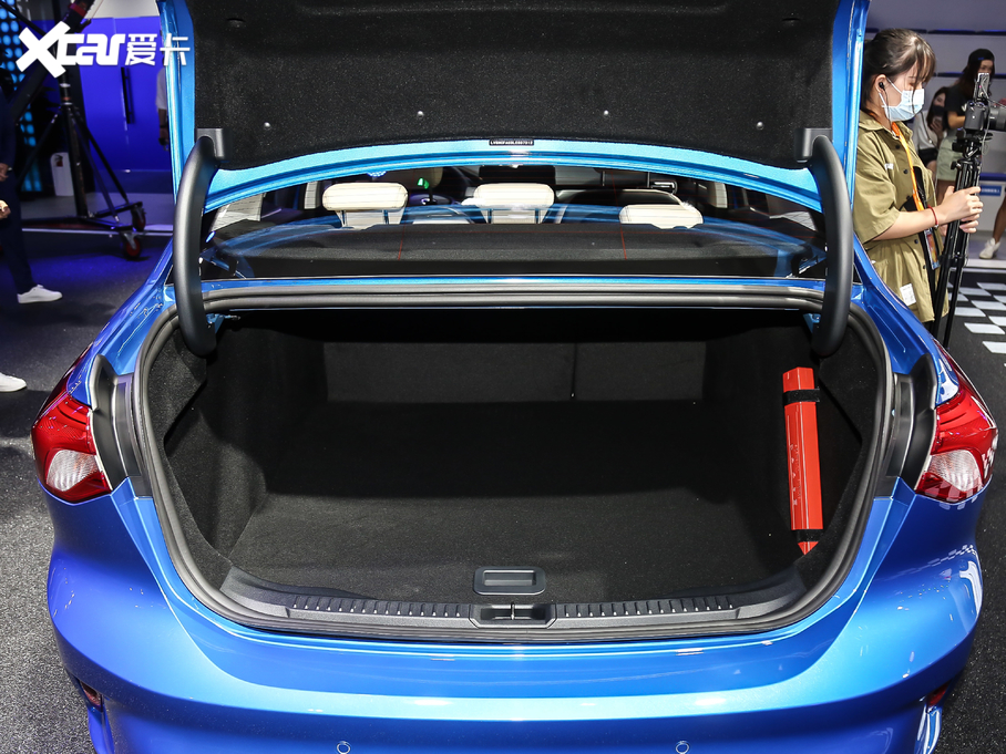 2021˹  EcoBoost 180 Ԅ(dng)h