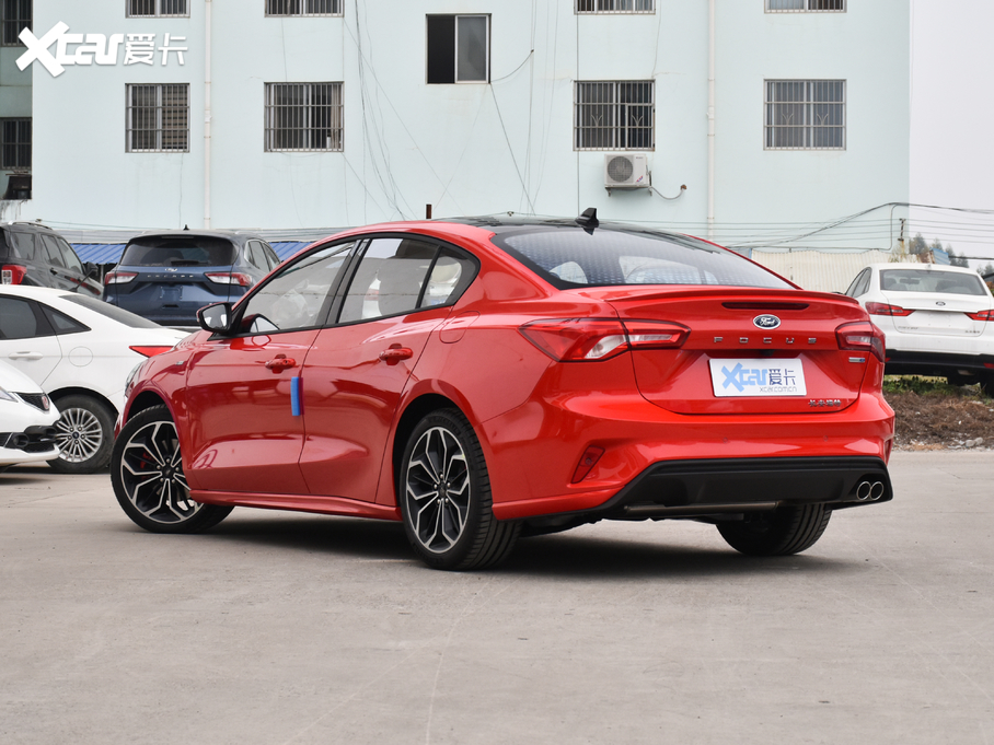 2021˹  EcoBoost 180 ԄST Line