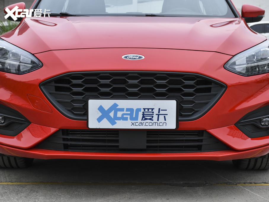 2021˹  EcoBoost 180 ԄST Line