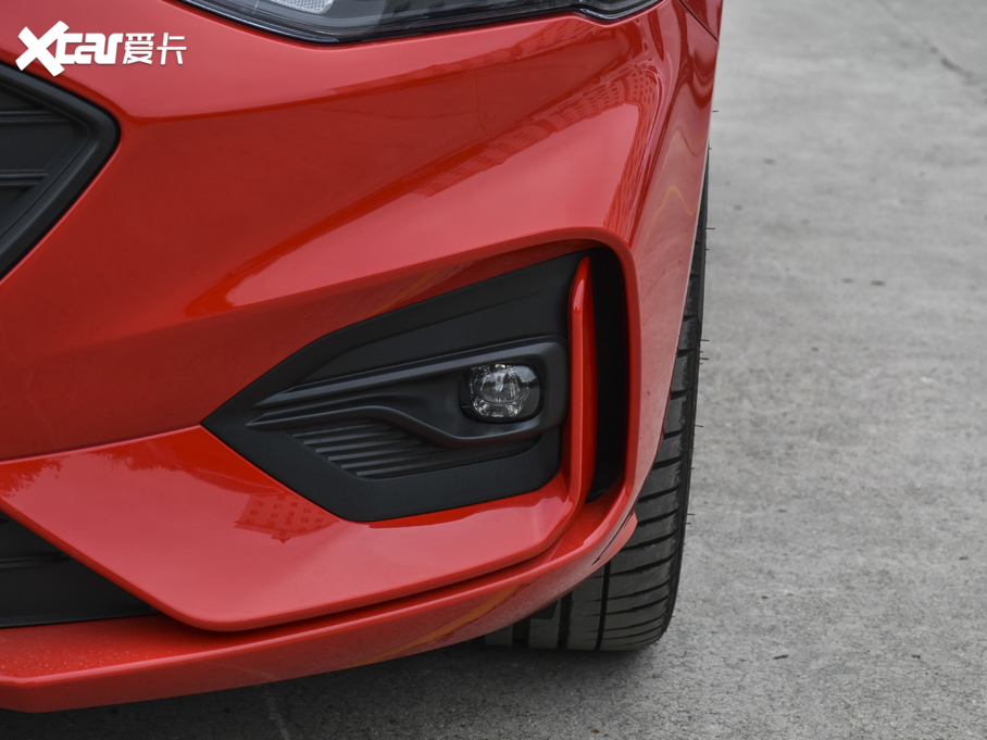 2021˹  EcoBoost 180 ԄST Line