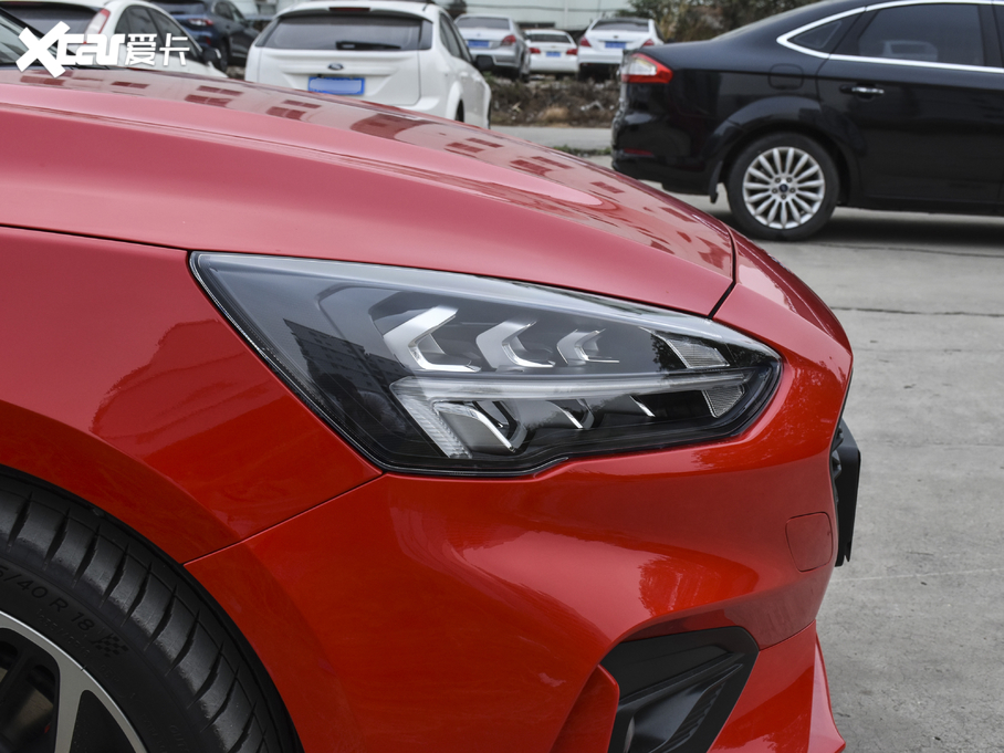 2021˹  EcoBoost 180 ԄST Line