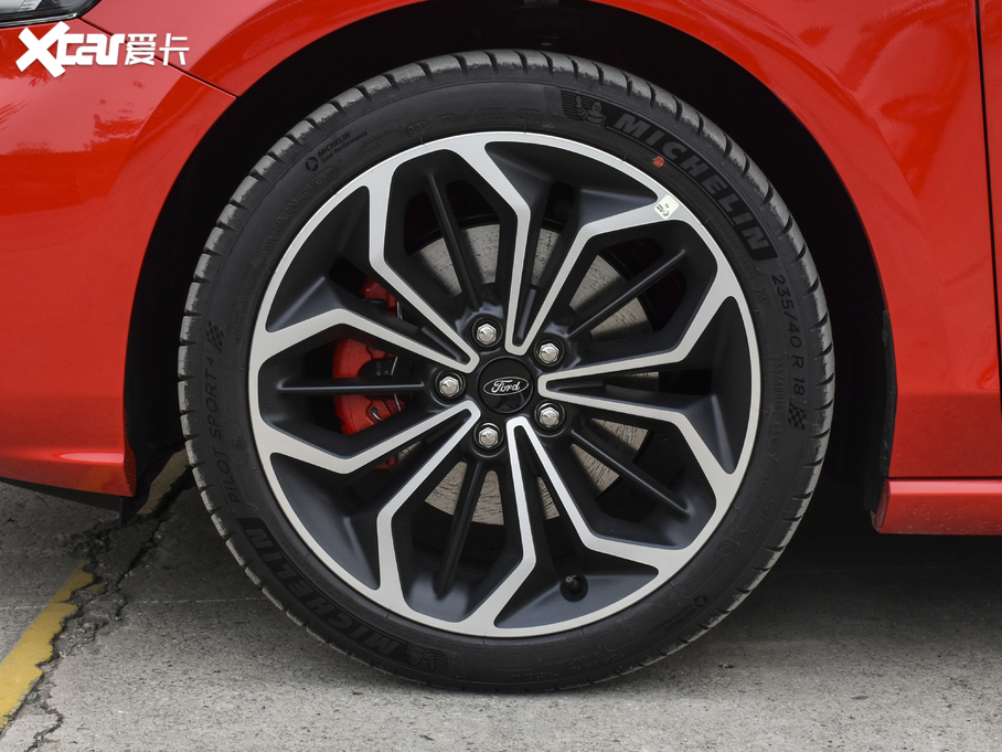 2021˹  EcoBoost 180 ԄST Line