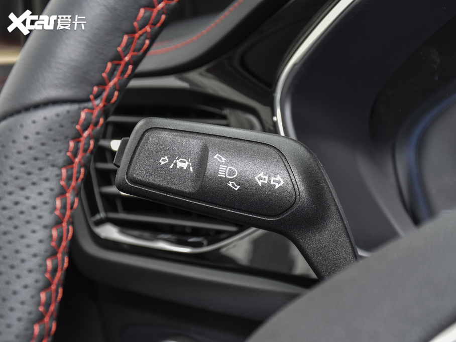 2021˹  EcoBoost 180 ԄST Line