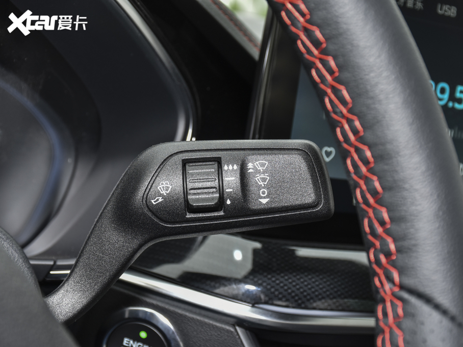 2021˹  EcoBoost 180 ԄST Line