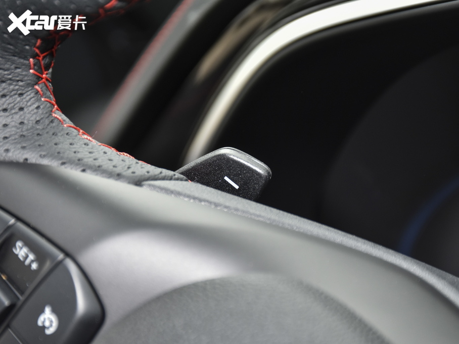 2021˹  EcoBoost 180 ԄST Line