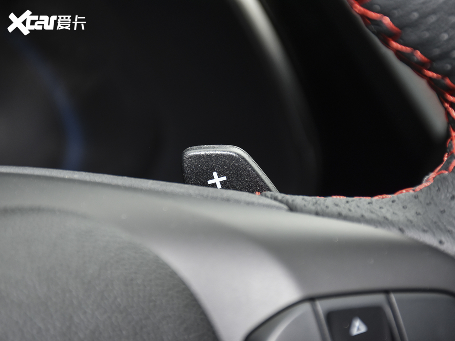 2021˹  EcoBoost 180 ԄST Line