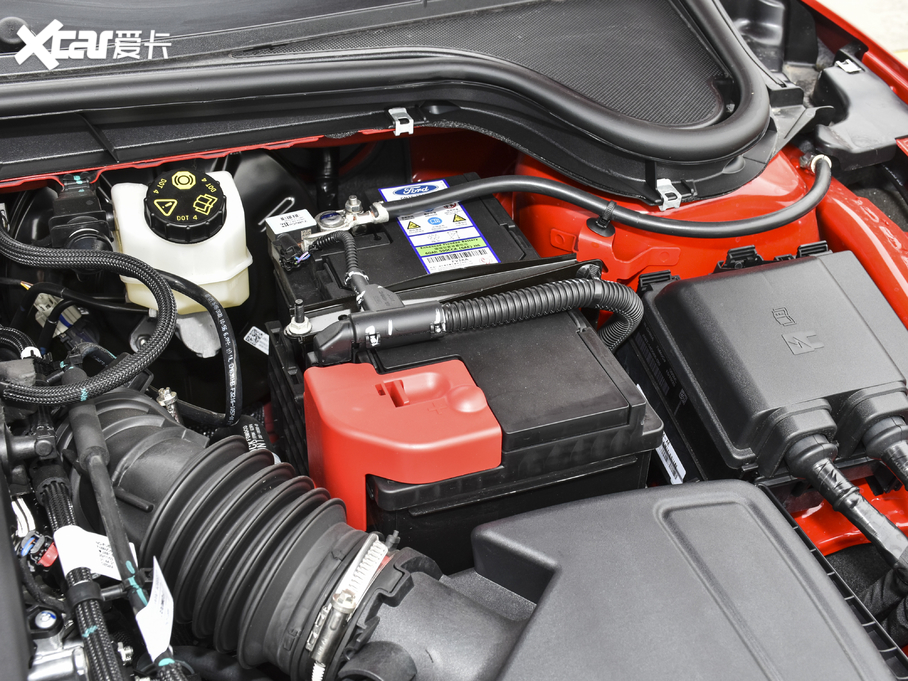 2021˹  EcoBoost 180 ԄST Line