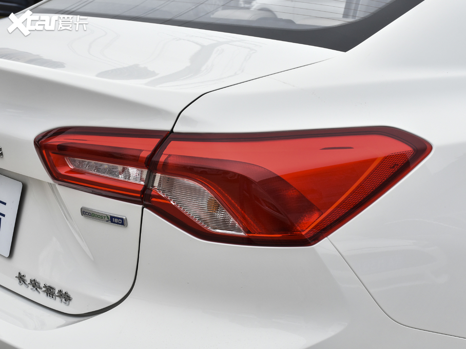 2021˹  EcoBoost 180 Ԅh