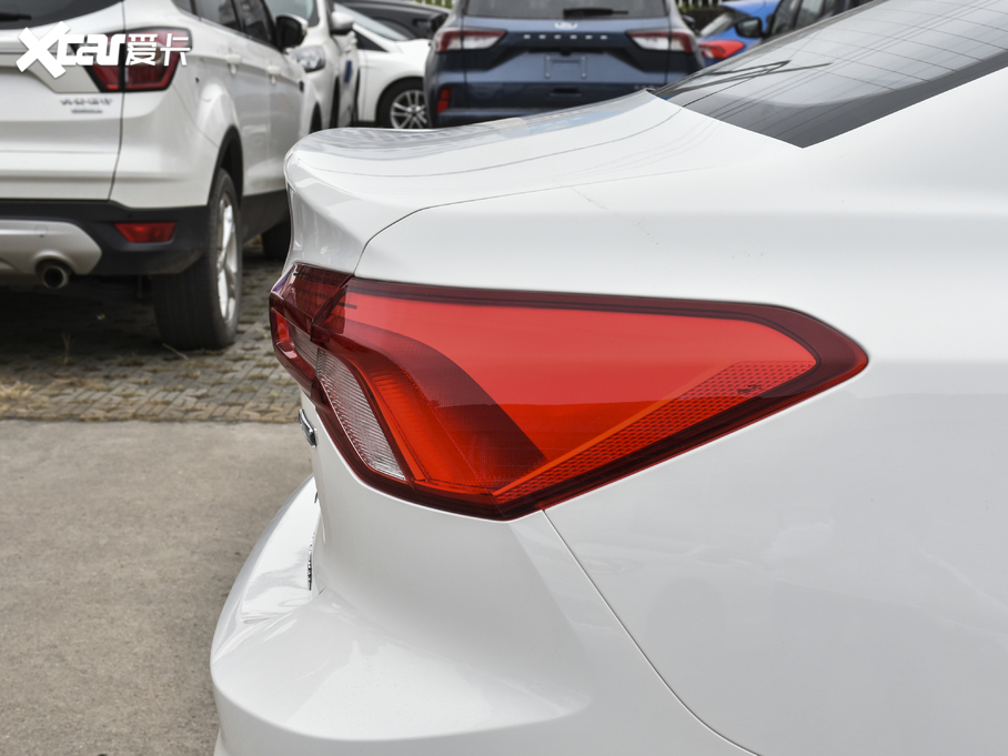 2021˹  EcoBoost 180 Ԅh