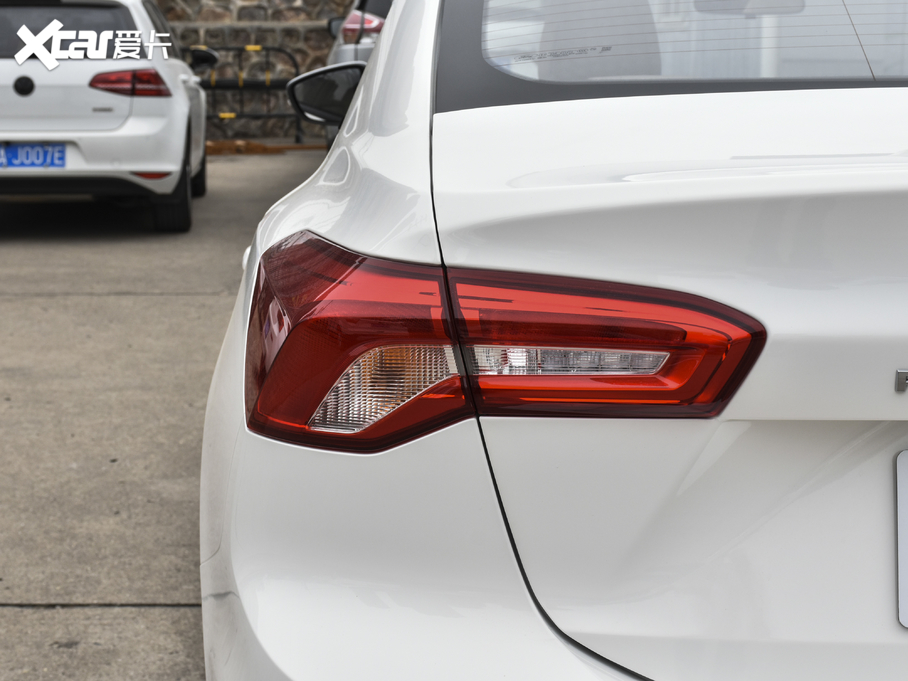 2021˹  EcoBoost 180 Ԅh