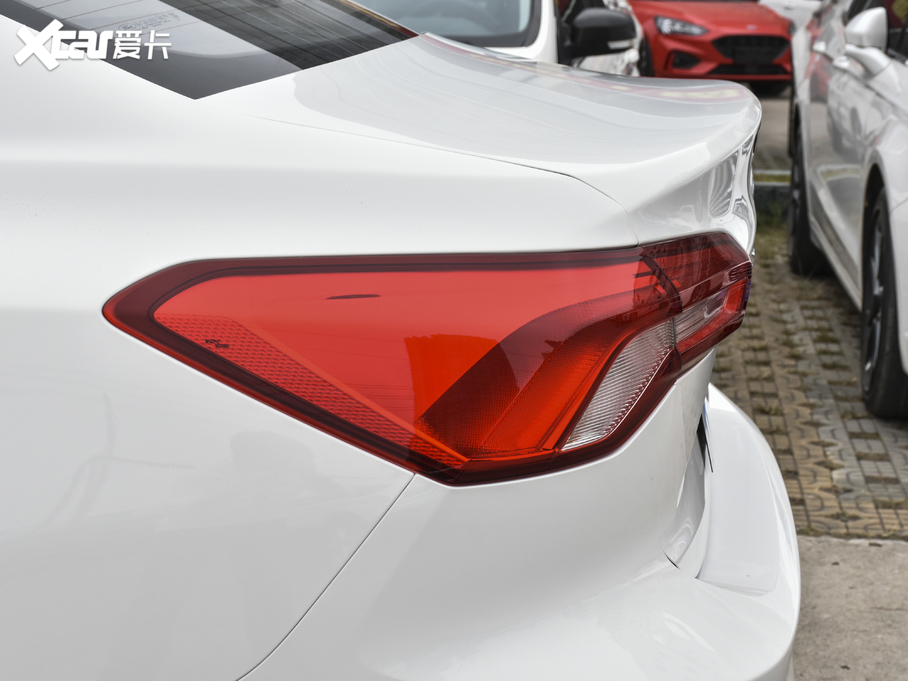 2021˹  EcoBoost 180 Ԅh