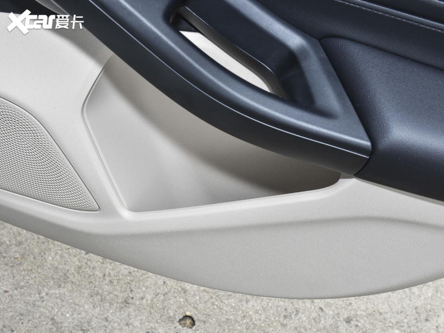 2021˹  EcoBoost 180 Ԅh