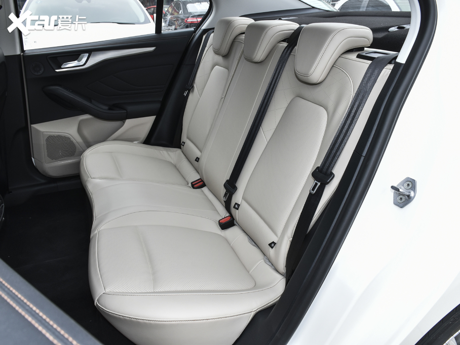 2021˹  EcoBoost 180 Ԅh