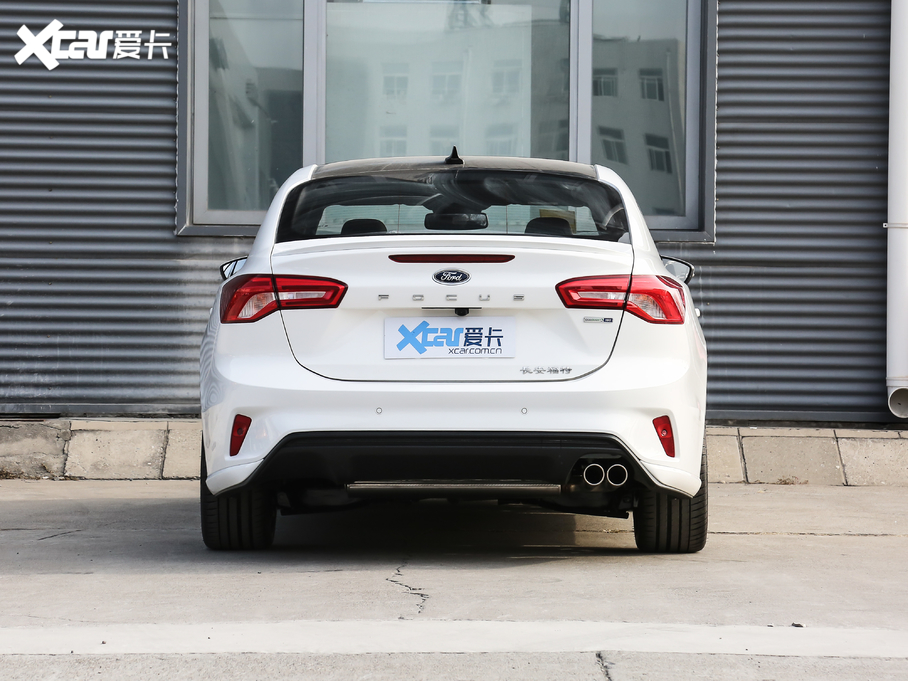 2021˹  EcoBoost 180 ԄST Line