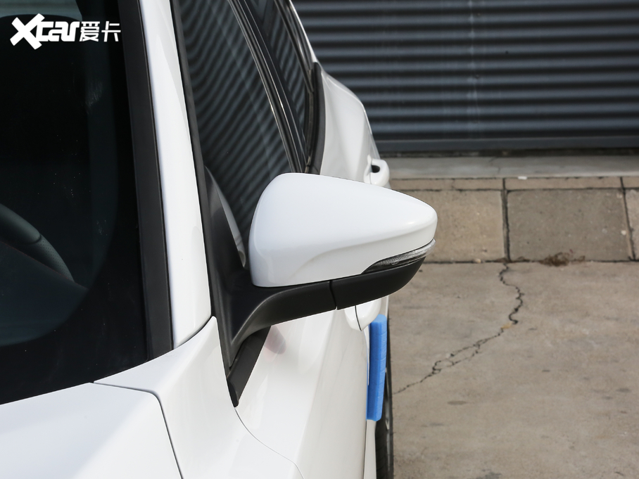 2021˹  EcoBoost 180 ԄST Line