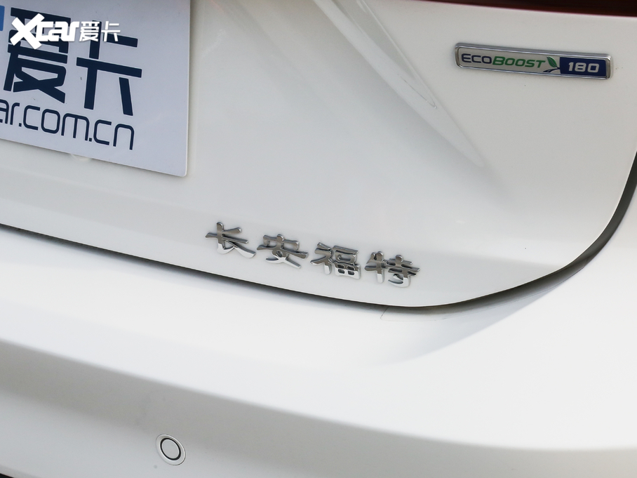 2021˹  EcoBoost 180 ԄST Line