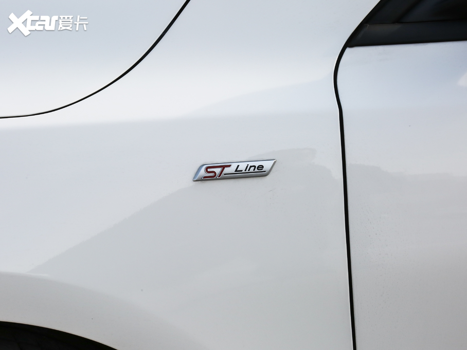 2021˹  EcoBoost 180 ԄST Line