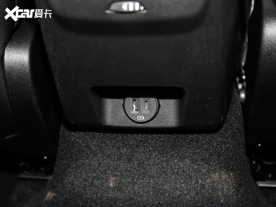 2021˹  EcoBoost 180 ԄST Line