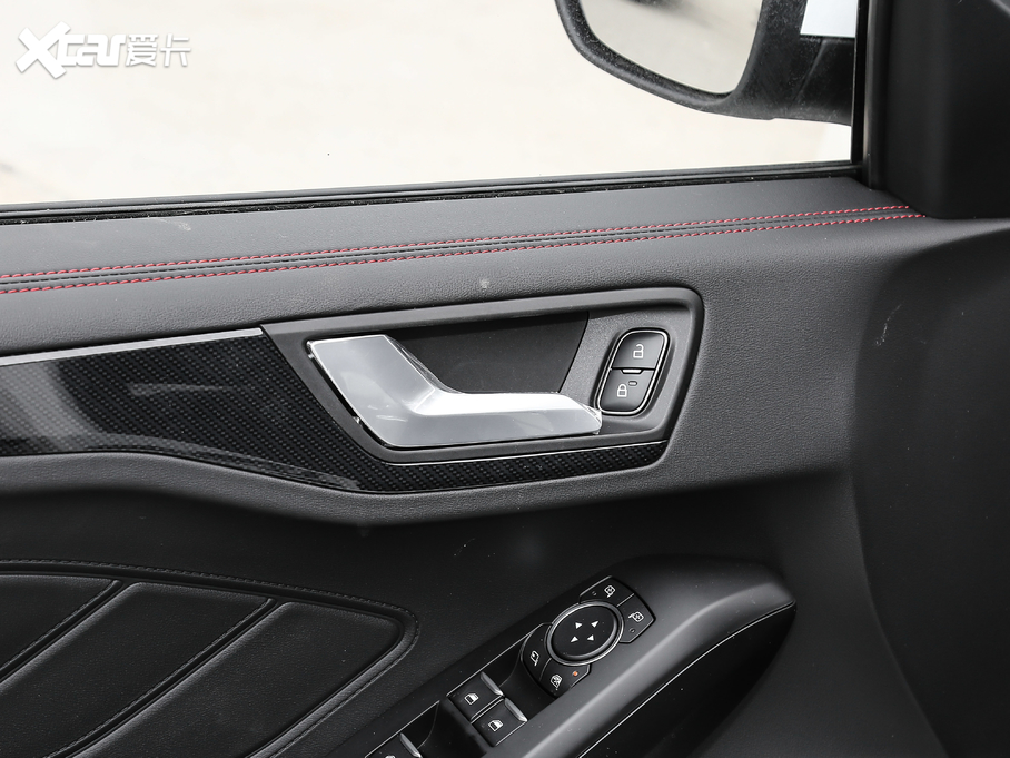 2021˹  EcoBoost 180 ԄST Line