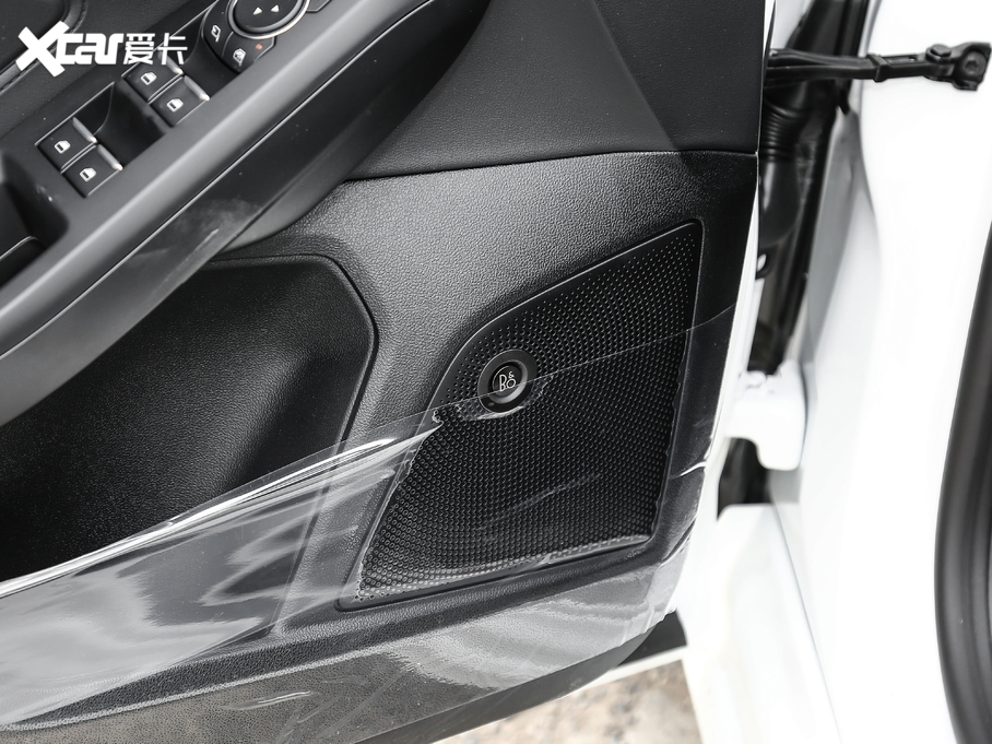 2021˹  EcoBoost 180 ԄST Line