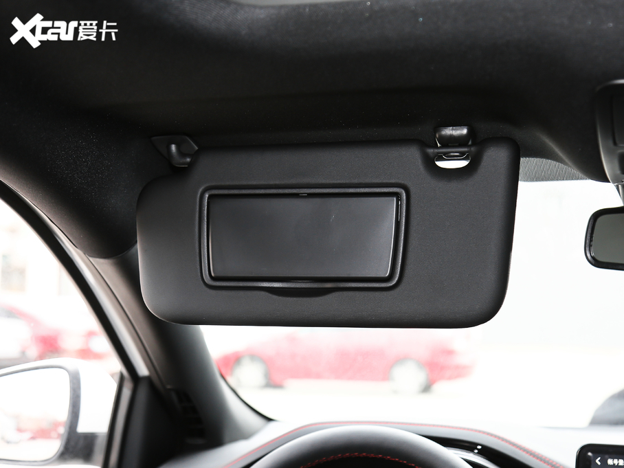 2021˹  EcoBoost 180 ԄST Line