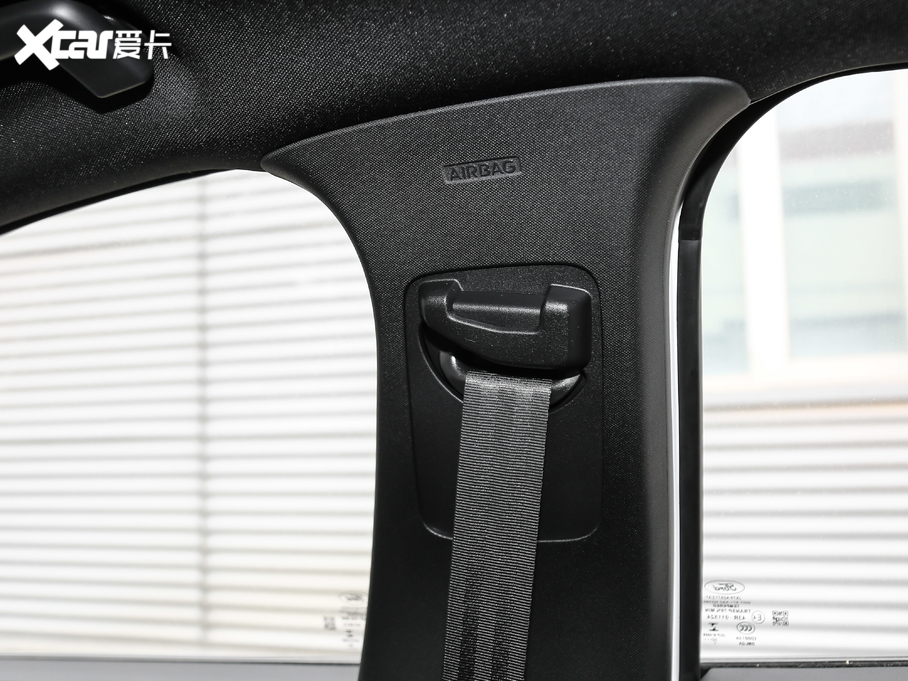 2021˹  EcoBoost 180 ԄST Line