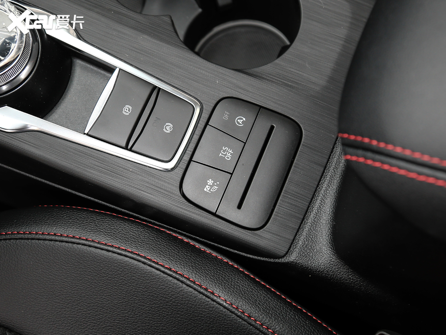 2021˹  EcoBoost 180 ԄST Line