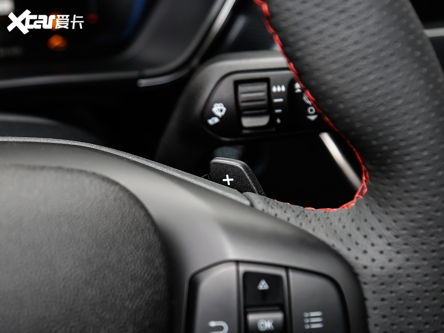 2021˹  EcoBoost 180 ԄST Line