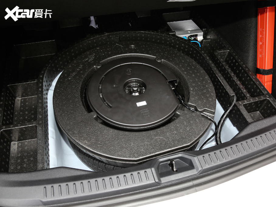 2021˹  EcoBoost 180 ԄST Line