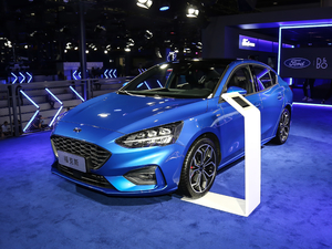 2021 EcoBoost 180 ԄST Line ǰ45
