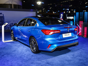 2021 EcoBoost 180 ԄST Line 45