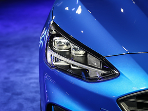 2021 EcoBoost 180 ԄST Line ^